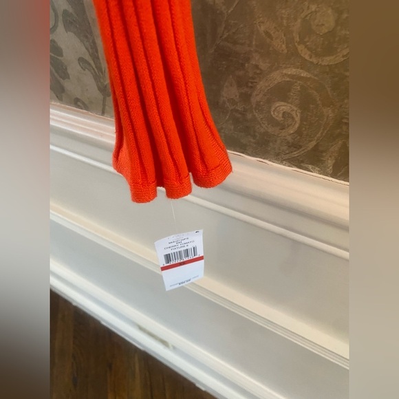 Fever Red and Tan Pleated Ribbed Blouse - Picture 3 of 4